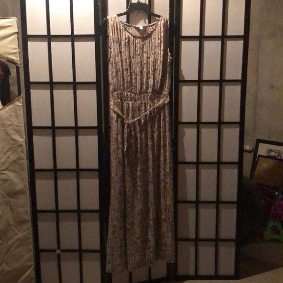 Sleeveless Maxi with Belt - Picture 1 of 4